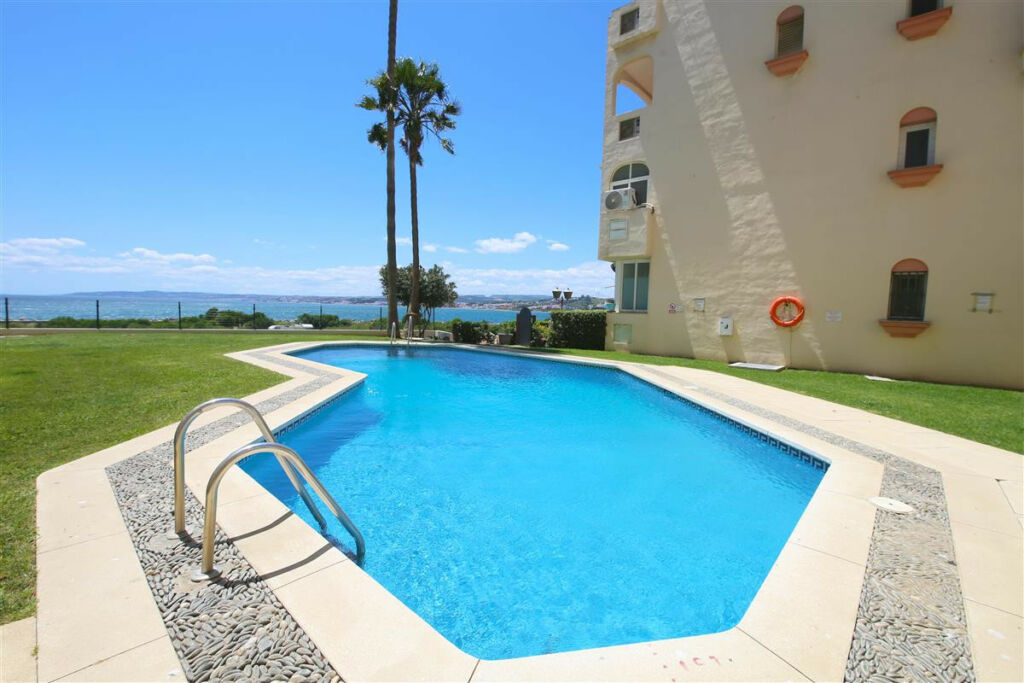 Ground Floor Apartment Estepona Málaga - image 21