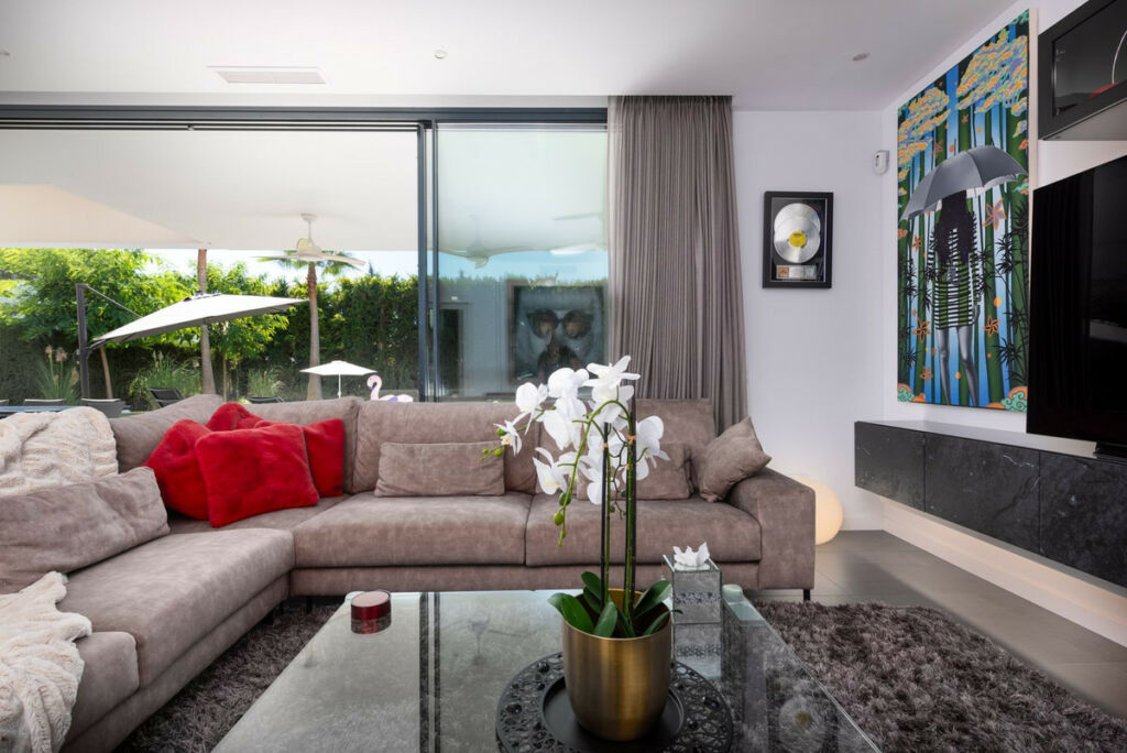 Detached Villa New Golden Mile Málaga - image 21