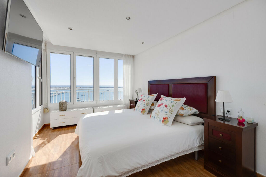 Middle Floor Apartment Torrevieja Alicante - image 21