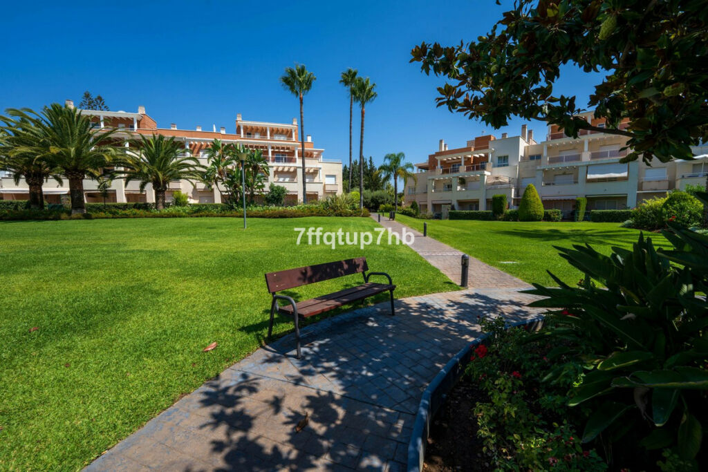 Middle Floor Apartment Estepona Málaga - image 21
