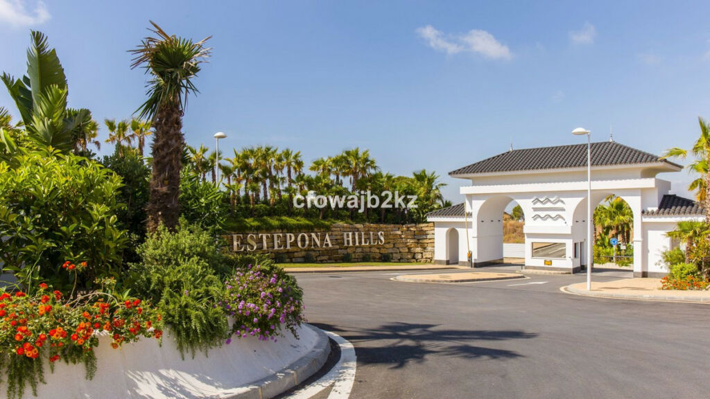 Top Floor Apartment Estepona Málaga - image 21