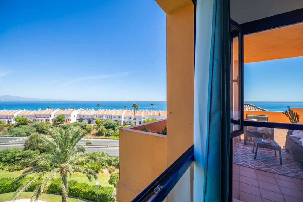 Penthouse La Duquesa Málaga - image 21