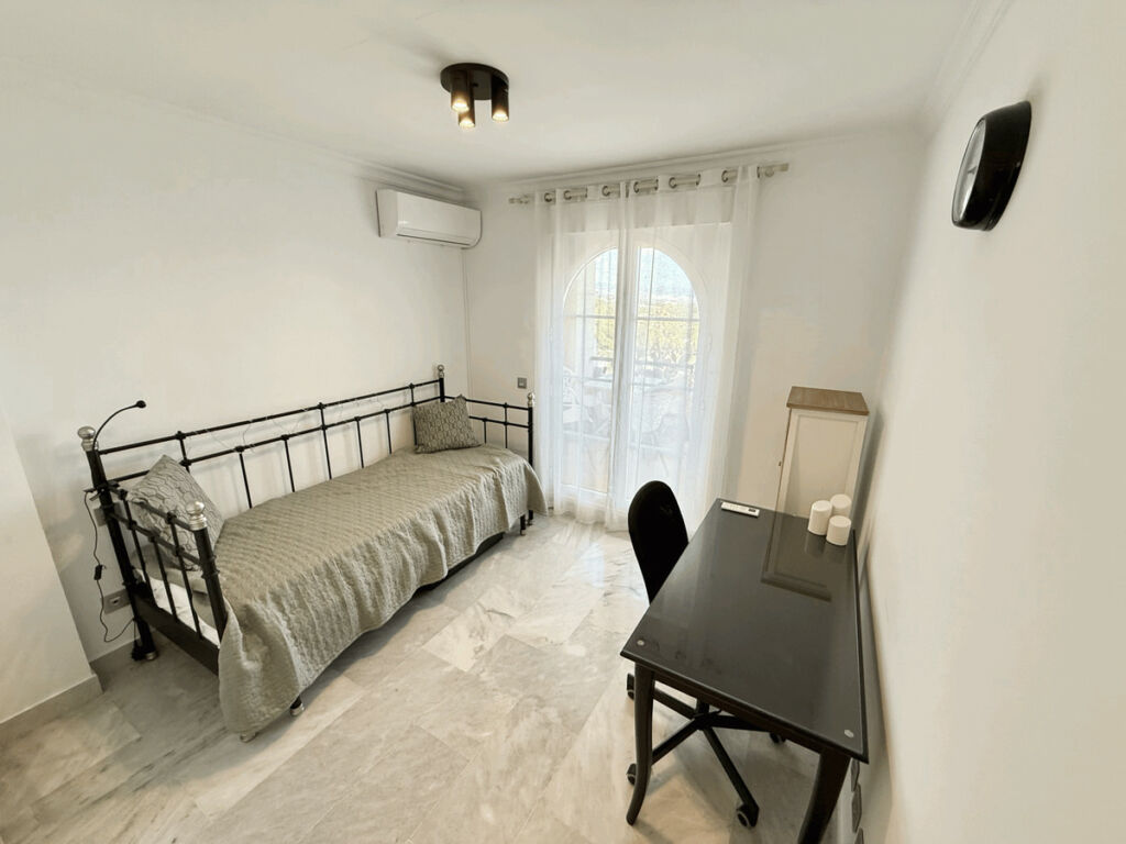 Middle Floor Apartment Nueva Andalucía Málaga - image 21