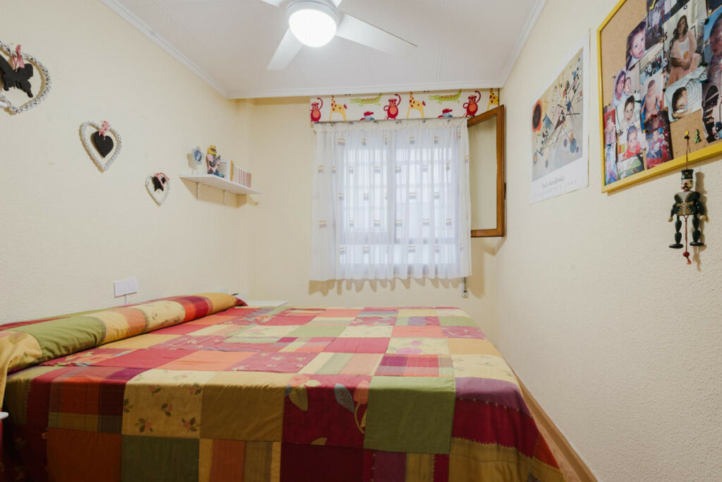 Middle Floor Apartment Torrevieja Alicante - image 21