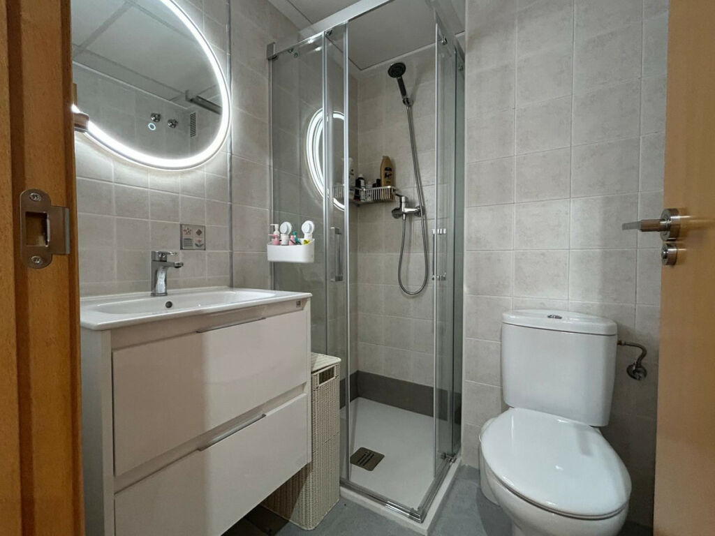 Middle Floor Apartment Alicante City Alicante - image 21