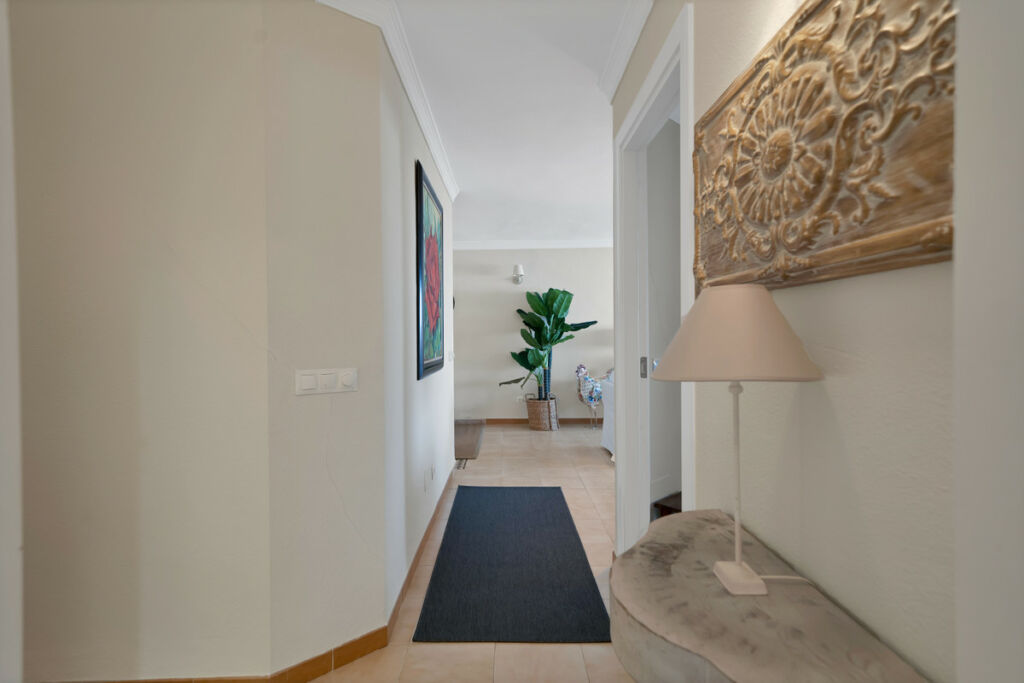 Middle Floor Apartment Estepona Málaga - image 21
