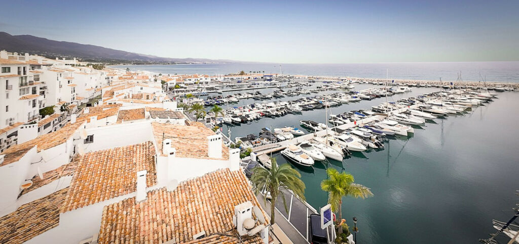 Middle Floor Apartment Puerto Banús Málaga - image 21