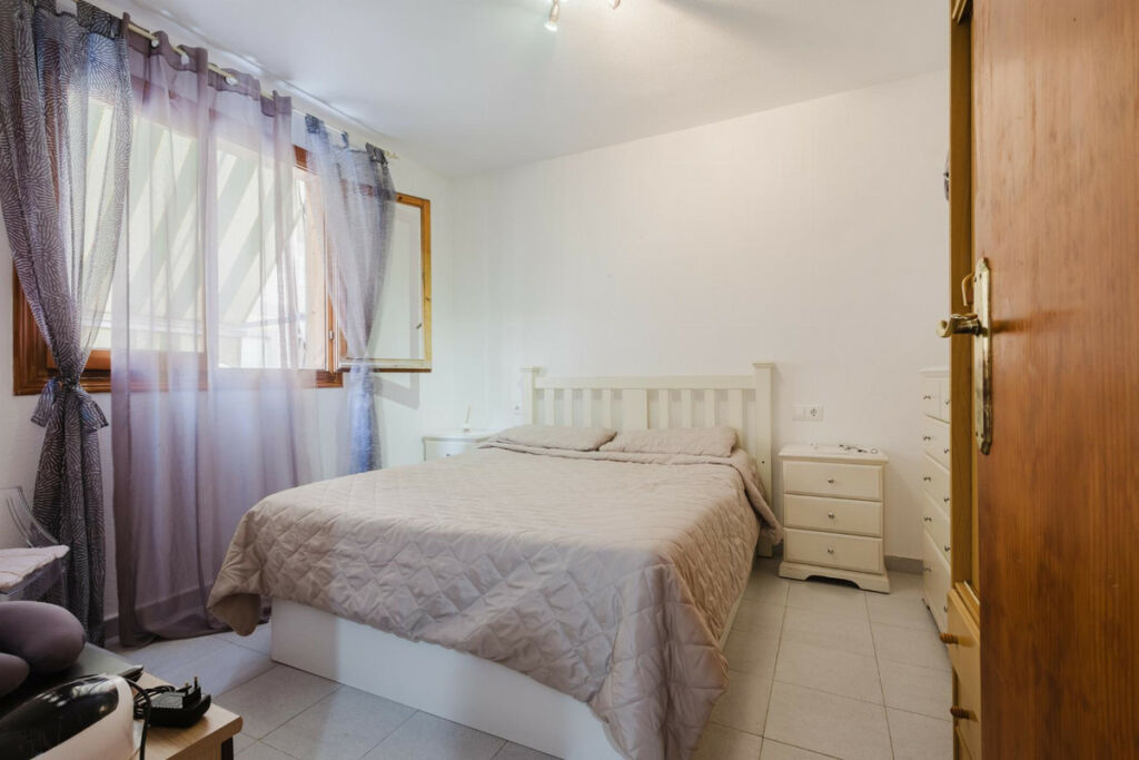 Middle Floor Apartment Torrevieja Alicante - image 21