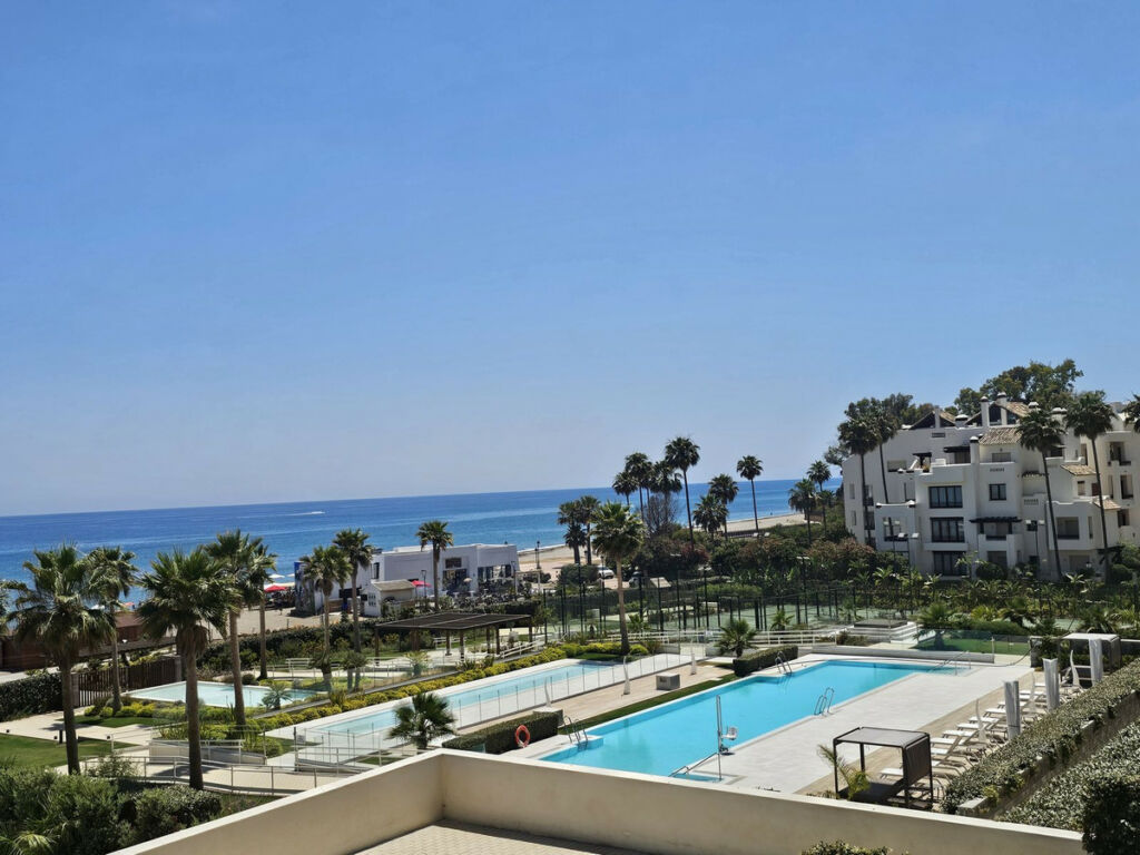 Middle Floor Apartment Estepona Málaga - image 21