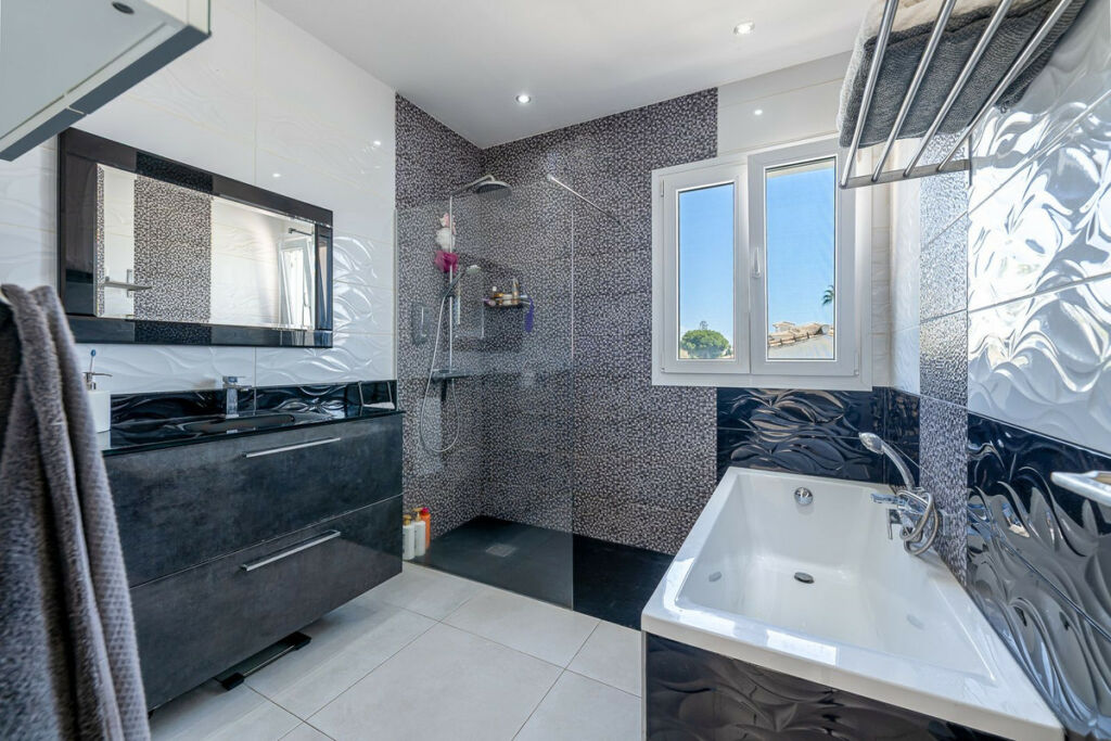 Detached Villa Costalita Málaga - image 21