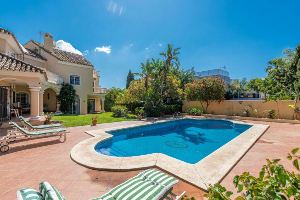 Detached Villa Marbella Málaga - image 20