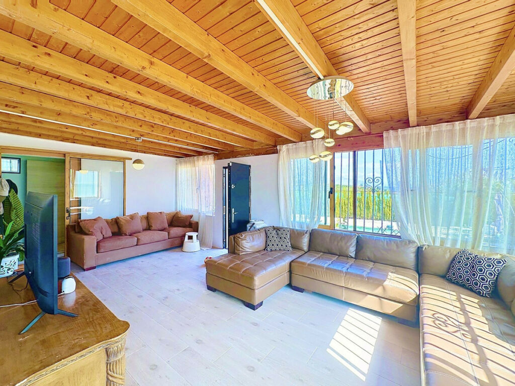 Detached Villa Estepona Málaga - image 21