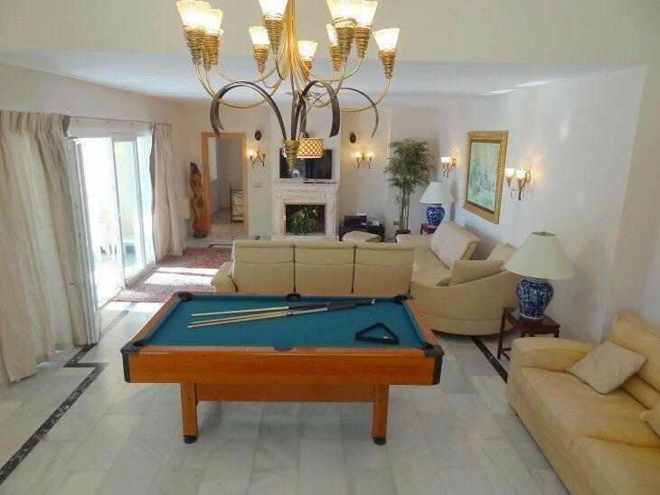 Detached Villa Estepona Málaga - image 20