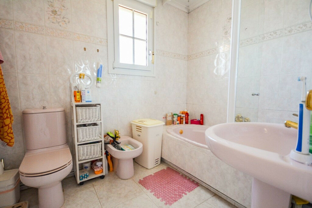 Detached Villa Estepona Málaga - image 21
