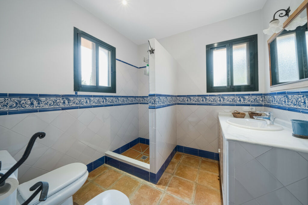 Detached Villa Sotogrande Cádiz - image 21