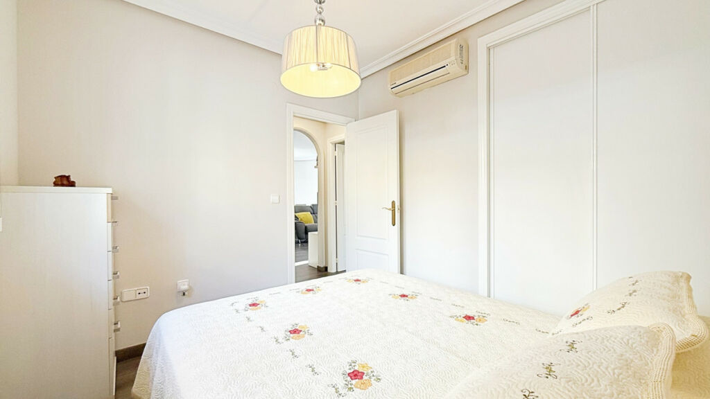 Detached Villa Los Altos Alicante - image 21