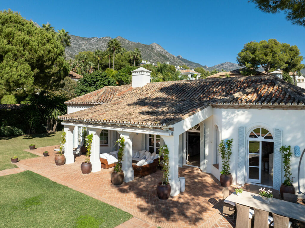 Detached Villa The Golden Mile Málaga - image 22