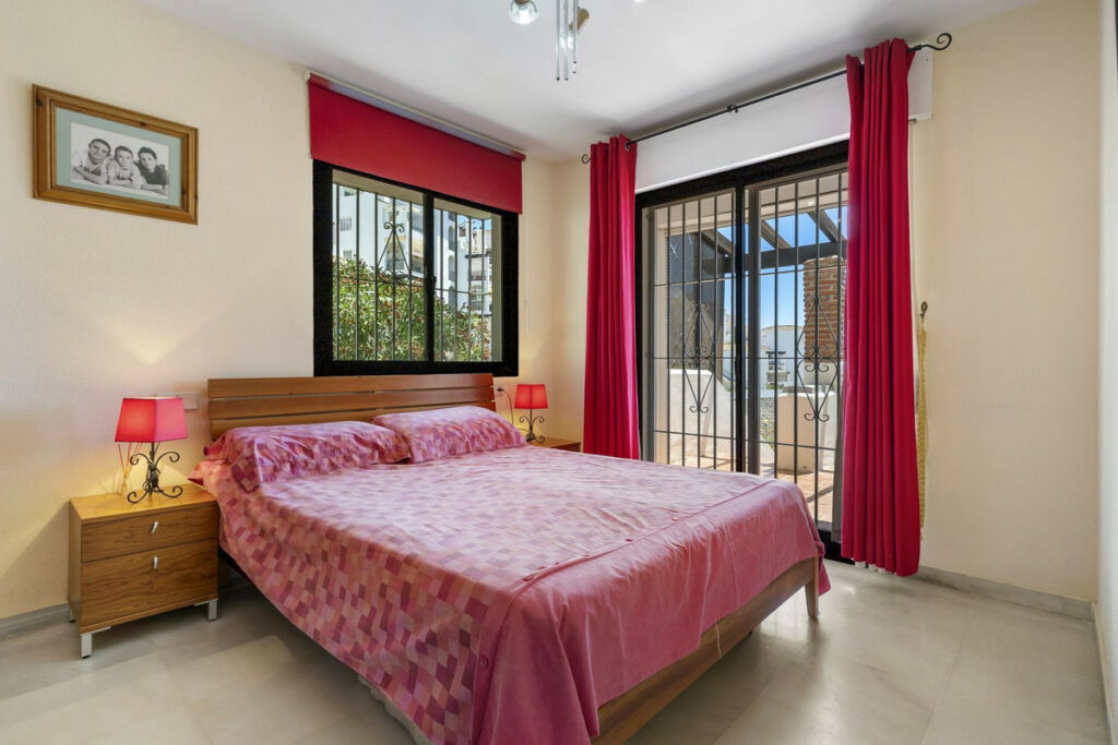 Semi-Detached House Calahonda Málaga - image 22