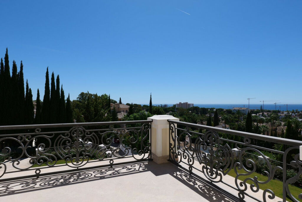 Detached Villa El Rosario Málaga - image 22