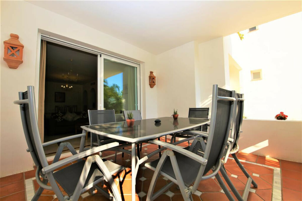 Middle Floor Apartment Estepona Málaga - image 22