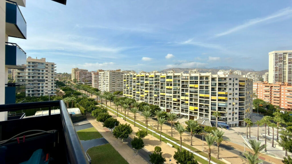 Middle Floor Apartment Villajoyosa Alicante - image 22