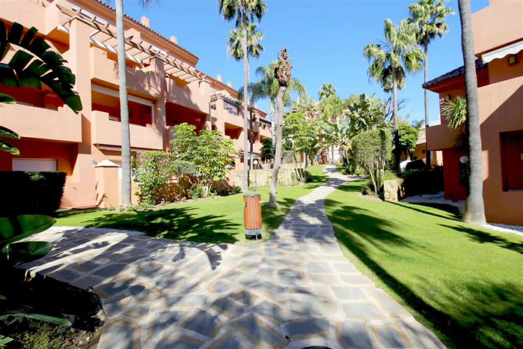 Ground Floor Apartment Estepona Málaga - image 22
