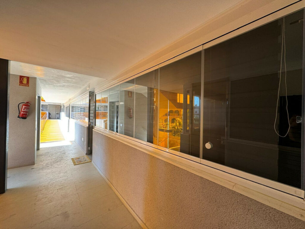 Middle Floor Apartment Torrevieja Alicante - image 22