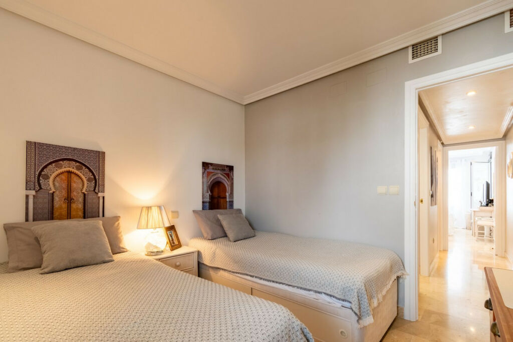 Middle Floor Apartment Estepona Málaga - image 22