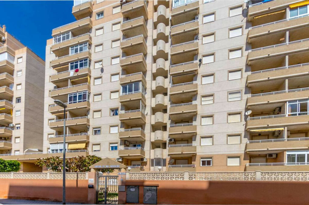 Middle Floor Apartment Torrevieja Alicante - image 22