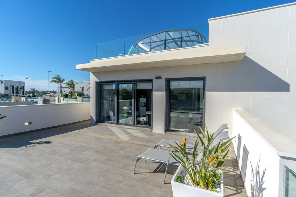 Detached Villa Campoamor Alicante - image 22