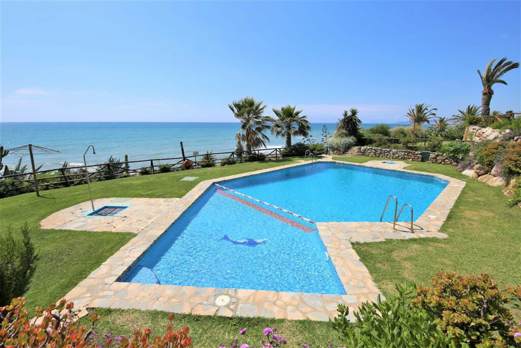 Semi-Detached House Estepona Málaga - image 22