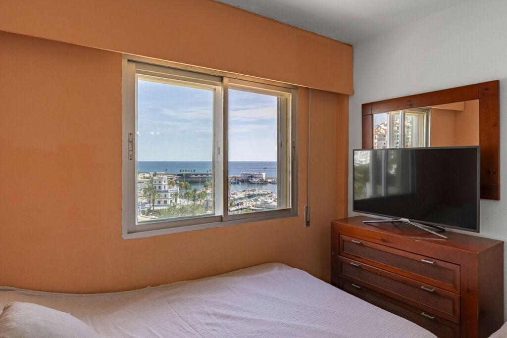 Middle Floor Apartment Estepona Málaga - image 13