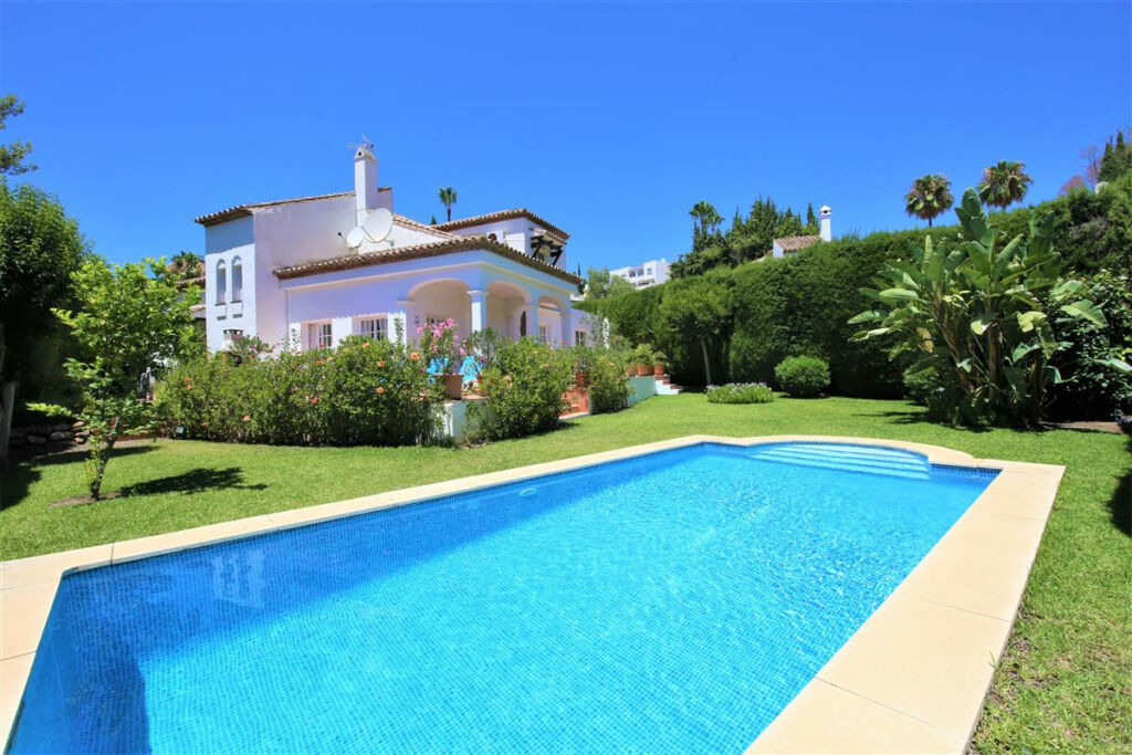 Detached Villa Marbella Málaga - image 22
