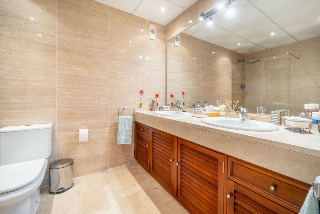 Semi-Detached House Elviria Málaga - image 22