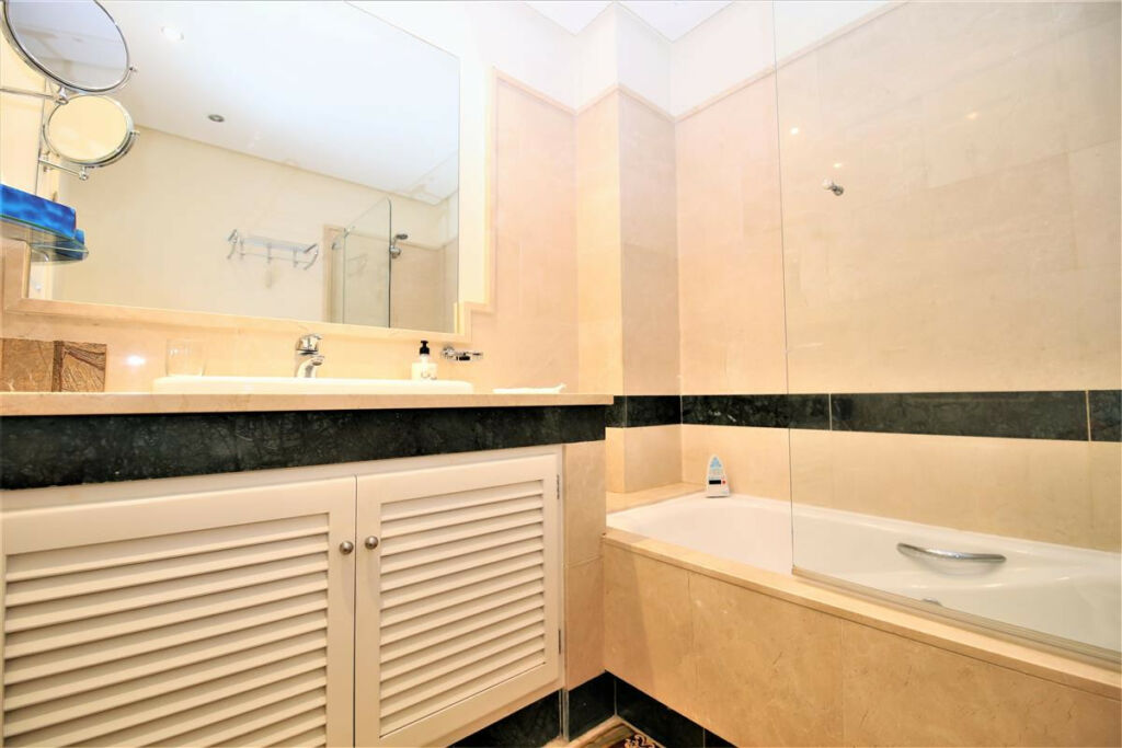 Middle Floor Apartment Estepona Málaga - image 22