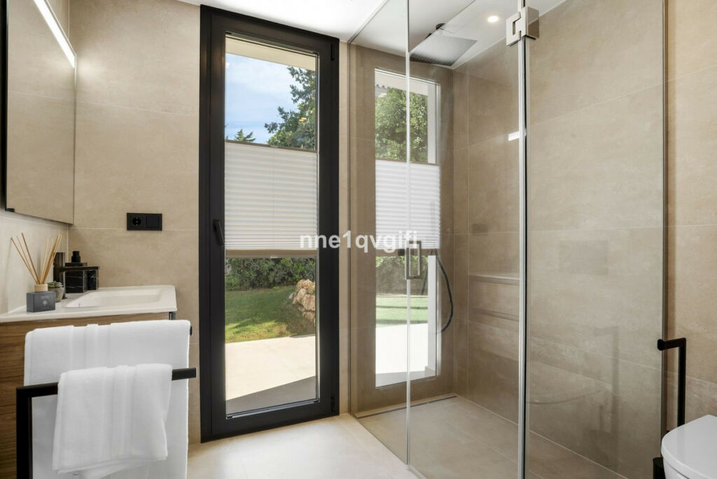 Detached Villa Guadalmina Alta Málaga - image 23