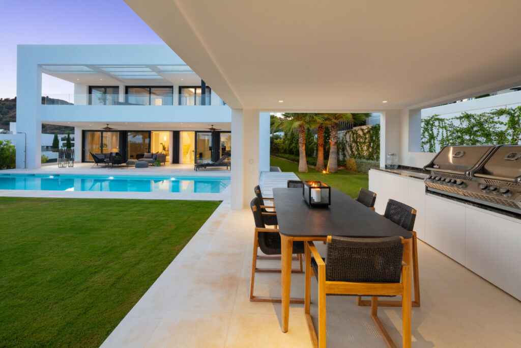 Detached Villa Nueva Andalucía Málaga - image 22