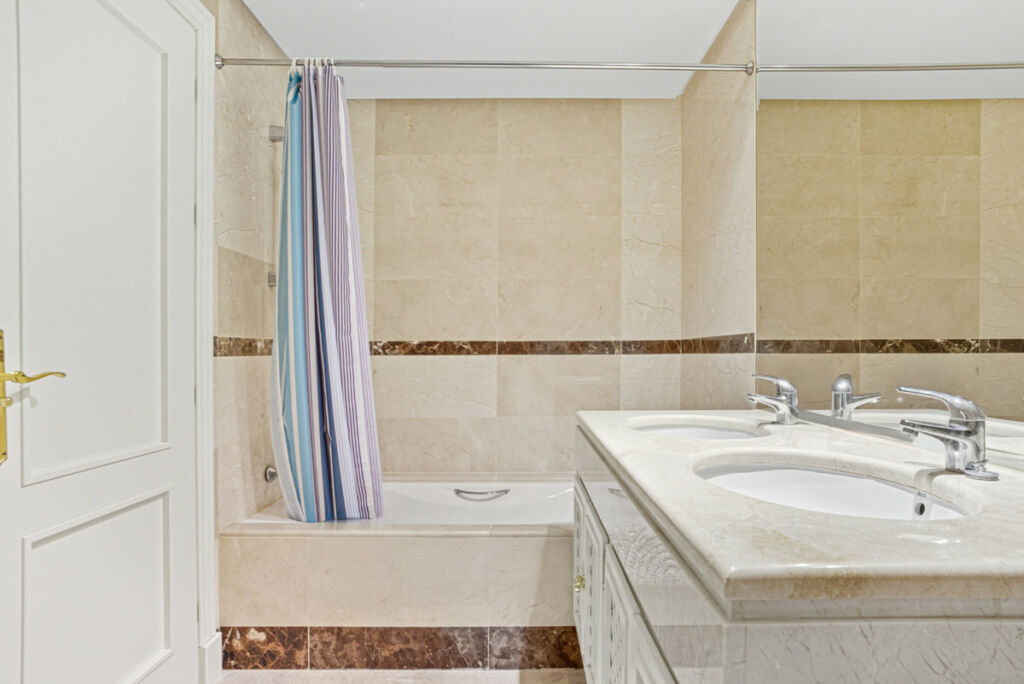 Ground Floor Apartment Nueva Andalucía Málaga - image 22