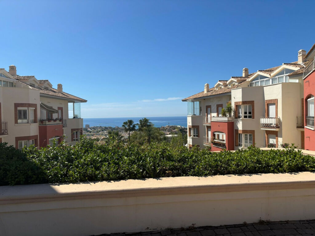 Middle Floor Apartment Benalmadena Málaga - image 22