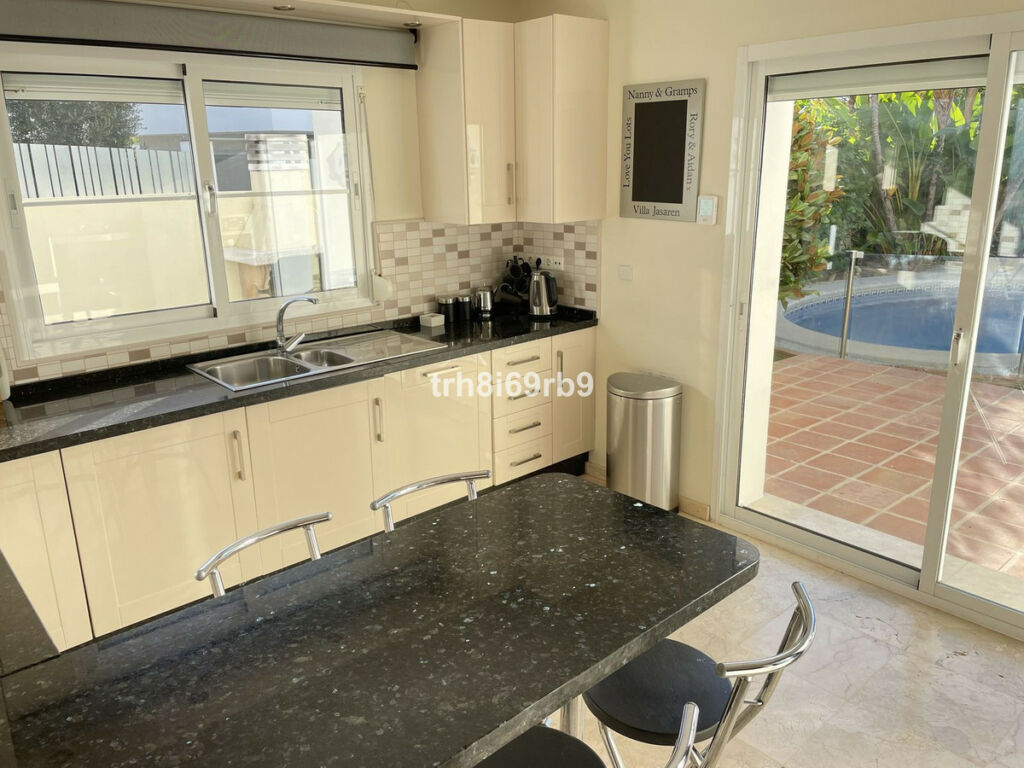 Detached Villa New Golden Mile Málaga - image 22