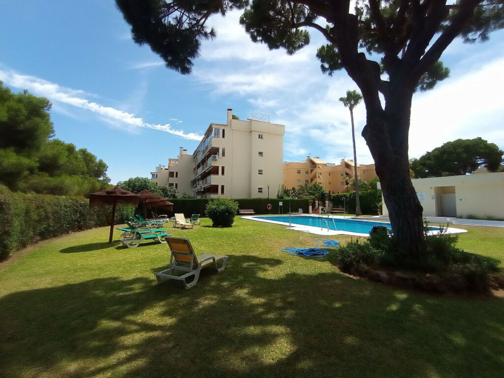 Middle Floor Apartment Calahonda Málaga - image 22