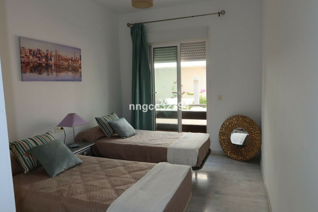 Middle Floor Apartment Estepona Málaga - image 22