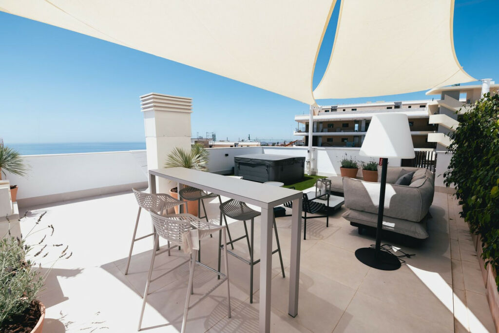 Penthouse Duplex Higueron Málaga - image 22