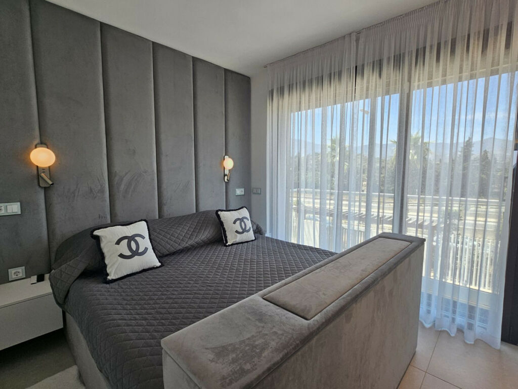 Middle Floor Apartment Estepona Málaga - image 22