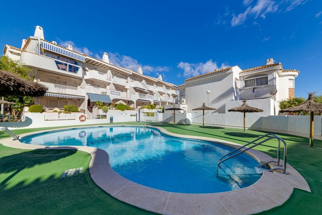 Middle Floor Apartment Campoamor Alicante - image 22