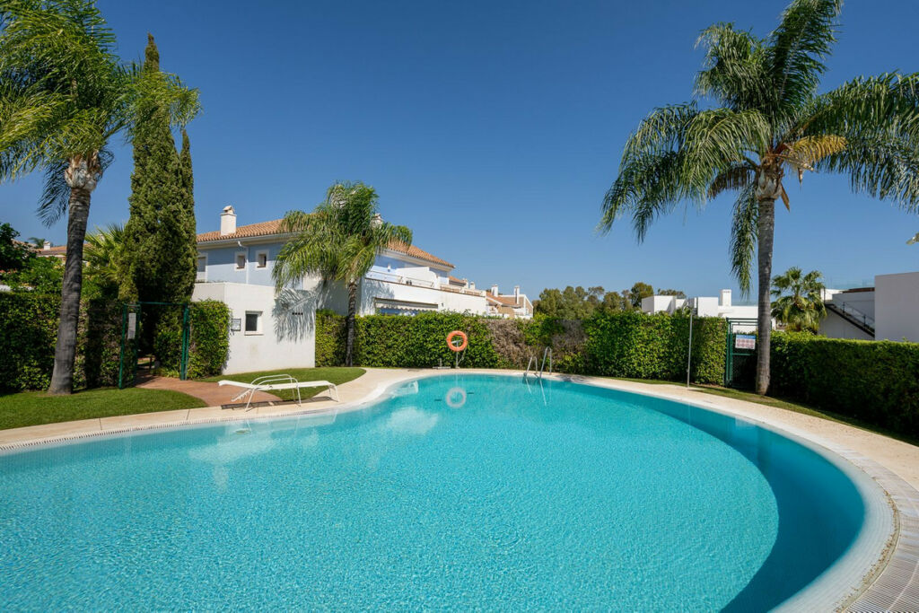Townhouse Estepona Málaga - image 22