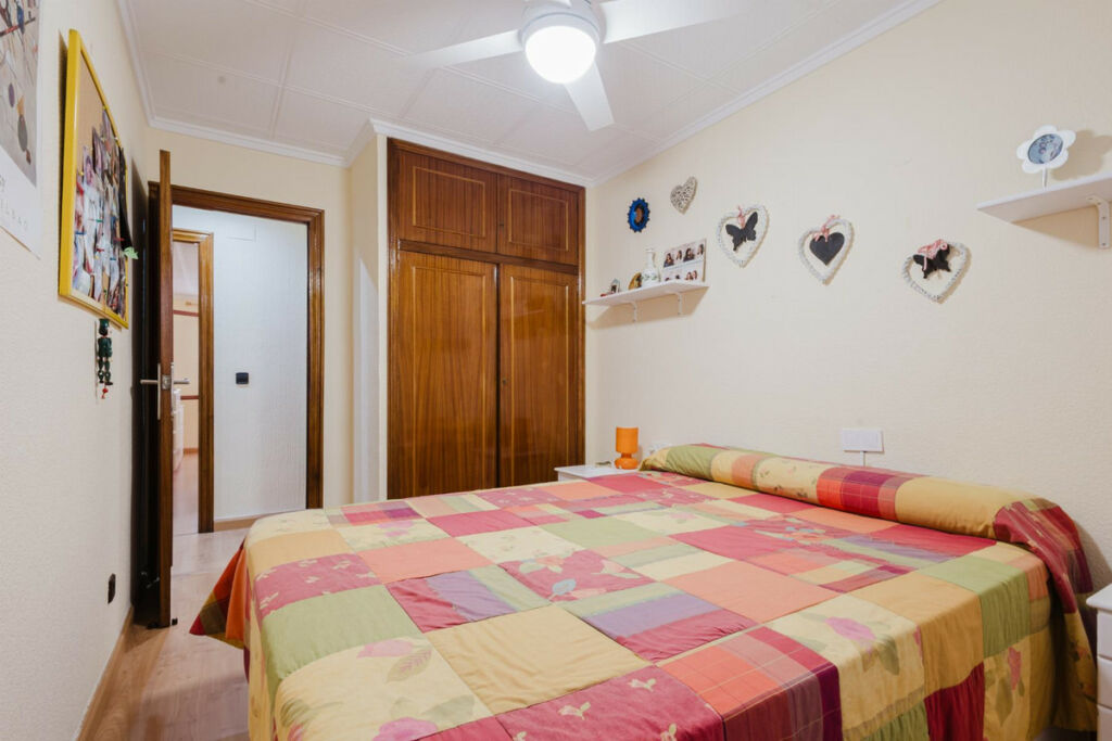 Middle Floor Apartment Torrevieja Alicante - image 22