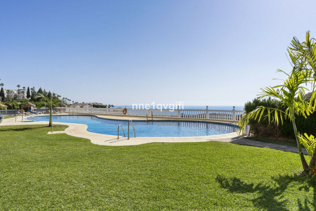 Middle Floor Apartment Calahonda Málaga - image 22