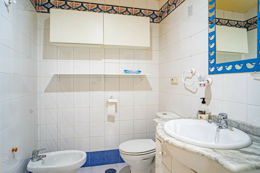 Middle Floor Apartment Benidorm Alicante - image 22