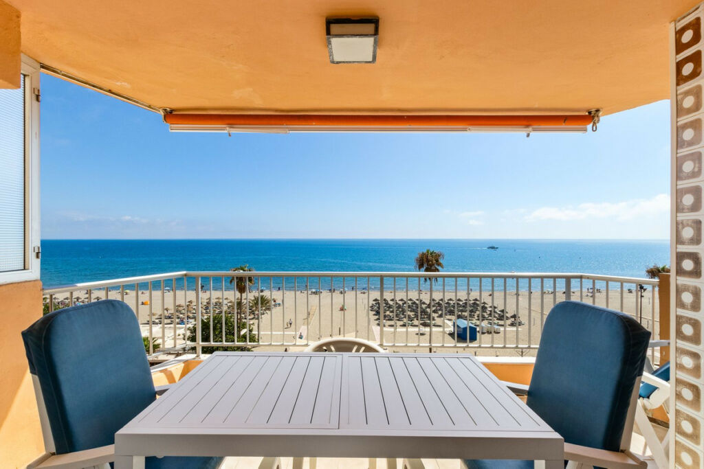 Middle Floor Apartment Los Boliches Málaga - image 10